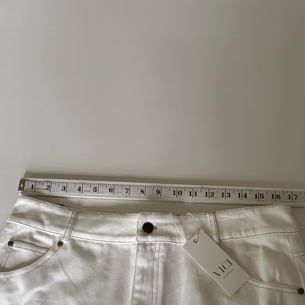 NWT Vici Denim Mini Skirt White/Ivory Exposed Stitching Pockets Boho Size XL - Picture 8 of 9